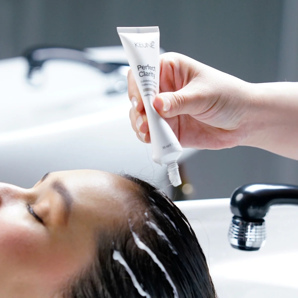 CARE PERFECT CLARITY EXFOLIATING TREATMENT 35ml x 12 - Image 3